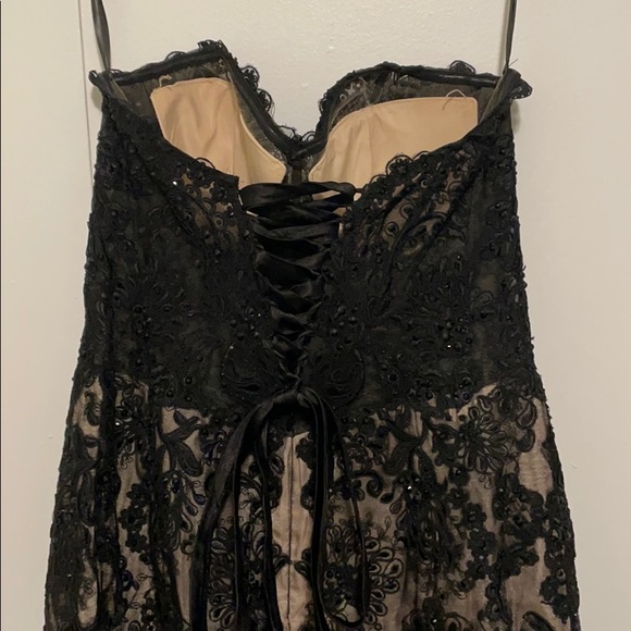 Gown - Picture 3 of 4